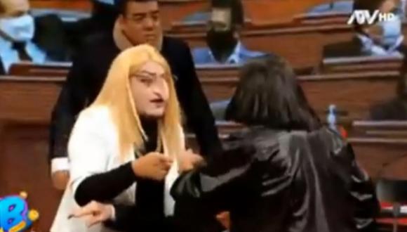 María del Carmen Alva agredió a Isabel Cortez en el Congreso y “JB en ATV” presentó parodia. (Foto: Captura ATV).