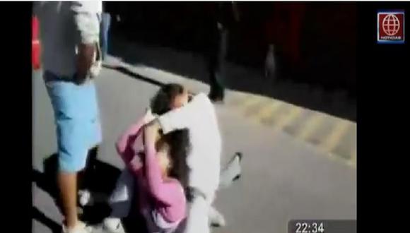 Moquegua: Mujer golpea a Bombera porque le molestó la sirena de emergencia [VIDEO]