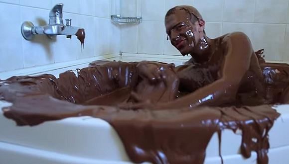 YouTube: ¿Sabes qué pasa cuando te bañas en Nutella? Él lo hizo y esto ocurrió