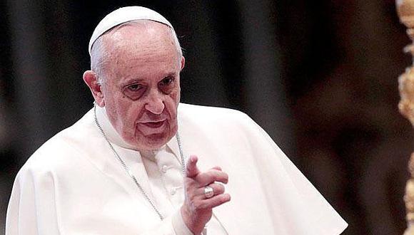 Papa Francisco: Existe una guerra mundial para destruir el matrimonio