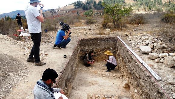 Sitio arqueológico preinca está en peligro por tráfico de terreno y ser utilizado como baño público