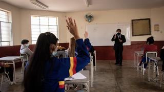 Aforo en aulas se ampliará cuando se cubra brecha de vacunación en niños, señala el Minsa