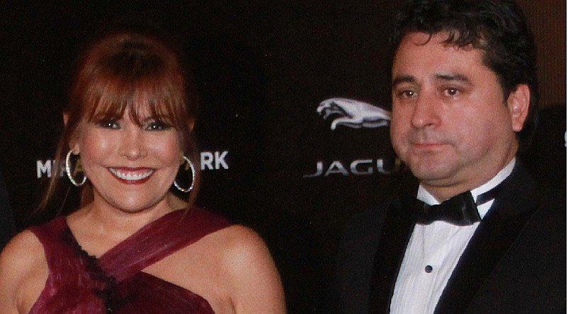 Magaly Medina se lució con su notario en evento de Mario Testino [VIDEO] 