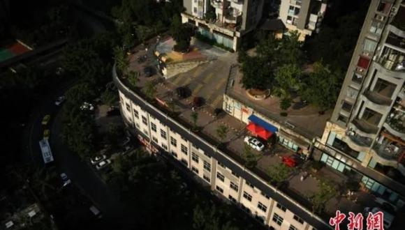 Edificio de cinco pisos en Chongqing tiene su pista.