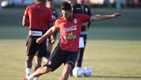 Carlos Zambrano fue titular y jugó todo el partido ante El Salvador. (Foto: FPF)