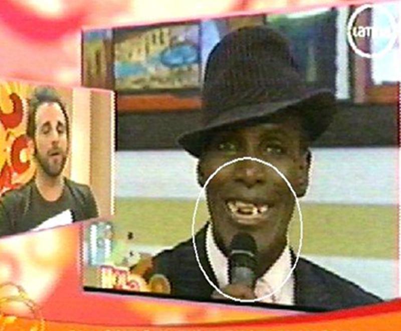A Peter Ferarri se le cae dentadura postiza en TV