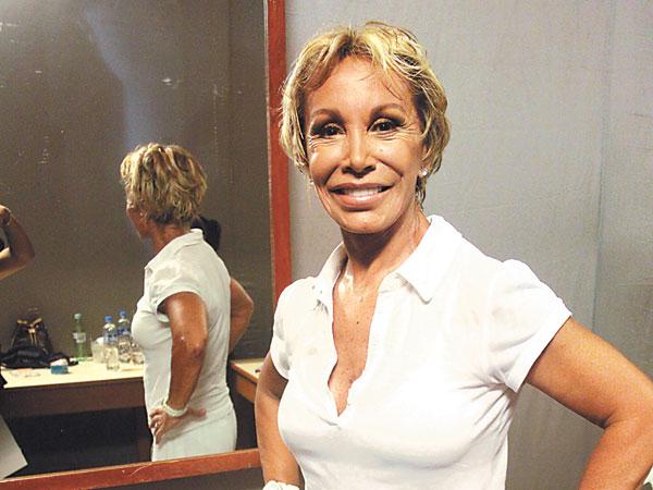 Cecilia Bracamonte jala  orejas a la televisión