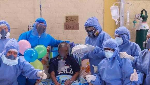 Piura: Paciente con COVID-19 es sorprendido por el personal de salud en el día de su cumpleaños (Foto: hospital Chulucanas)