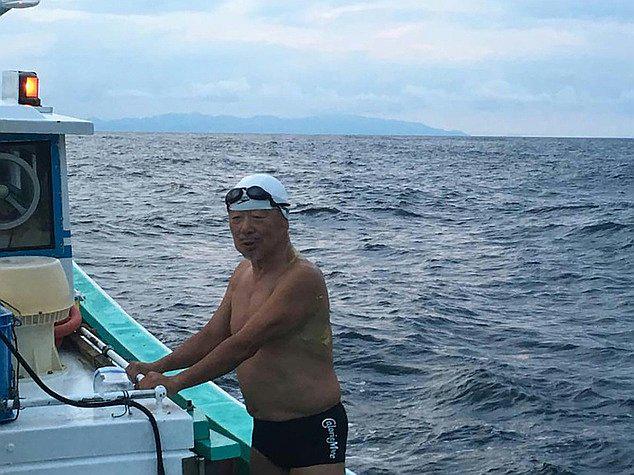Japonés de 73 años es un crack de la natación y bate récord