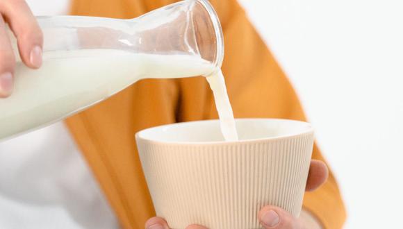 Con estos trucos puede evitar los accidentes al calentar la leche en una olla. (Foto: Pexels)