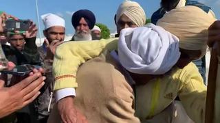 Dos hermanos se reúnen 74 años después de ser separados por partición entre India y Pakistán | VIDEO