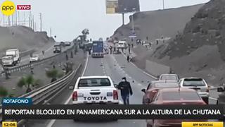 Paro de taxis colectivos: bloquean la Panamericana Sur a la altura de Pucusana | VIDEO