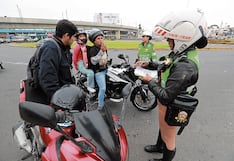 Motociclistas advierten que no procede detención a dos en una misma moto