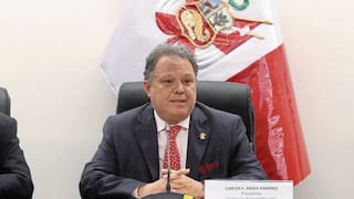 Senador fujimorista Carlos Mesía critica a diputados “intolerantes” de Juntos por el Perú