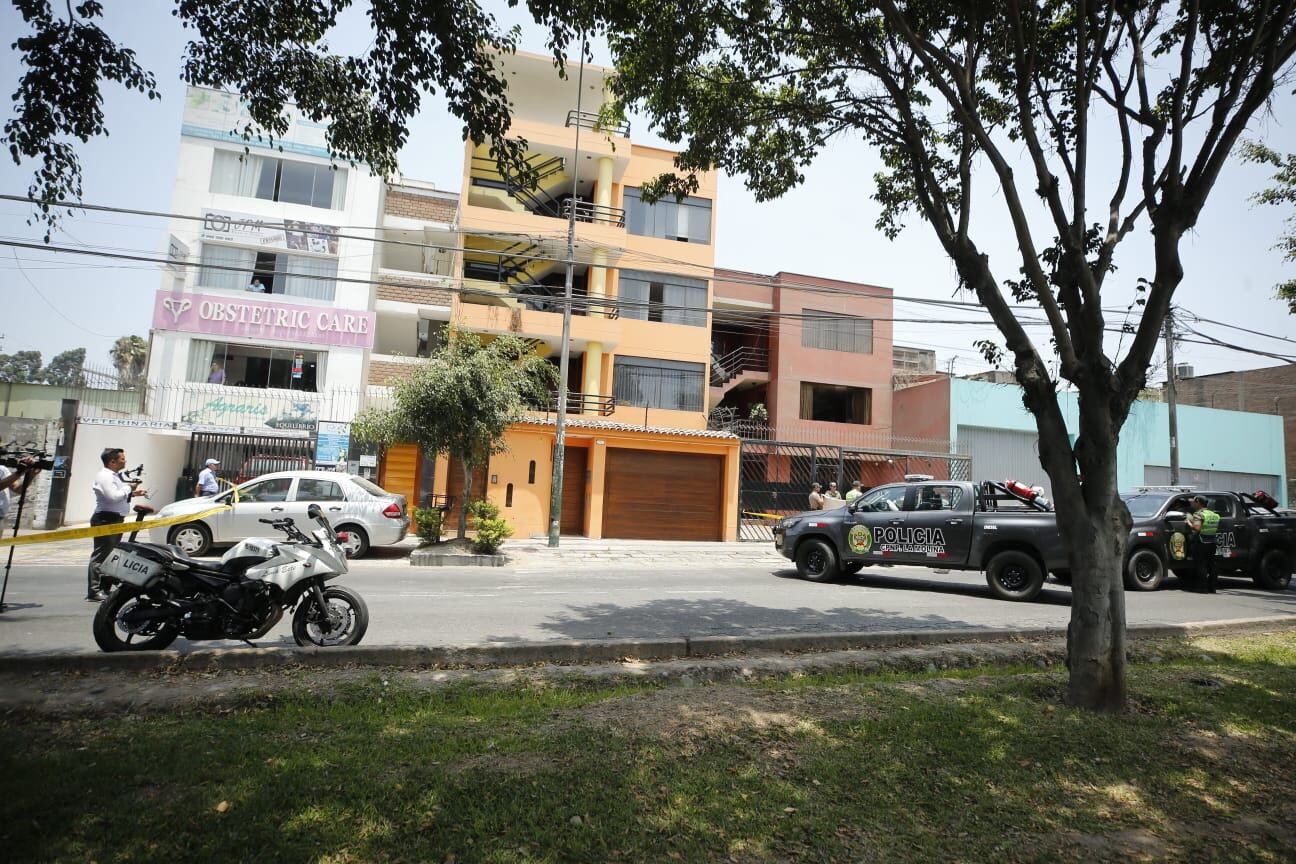 Mujer fue acribillada a pocos metros de su casa en La Molina. (Fotos: Joseph Angeles @photo.gec)