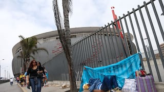 Delincuentes se amanecen en colas para robar a hinchas en el Estadio Nacional     