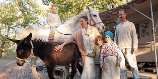 Familia vivía unida en medio de la naturaleza y eso no le gustó al Poder Judicial.