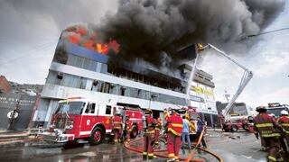 Incendio en La Victoria: Llamas devoraron edificio