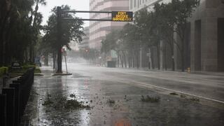 Estados Unidos: tornados matan y huracán Milton arrasa a su paso por Florida