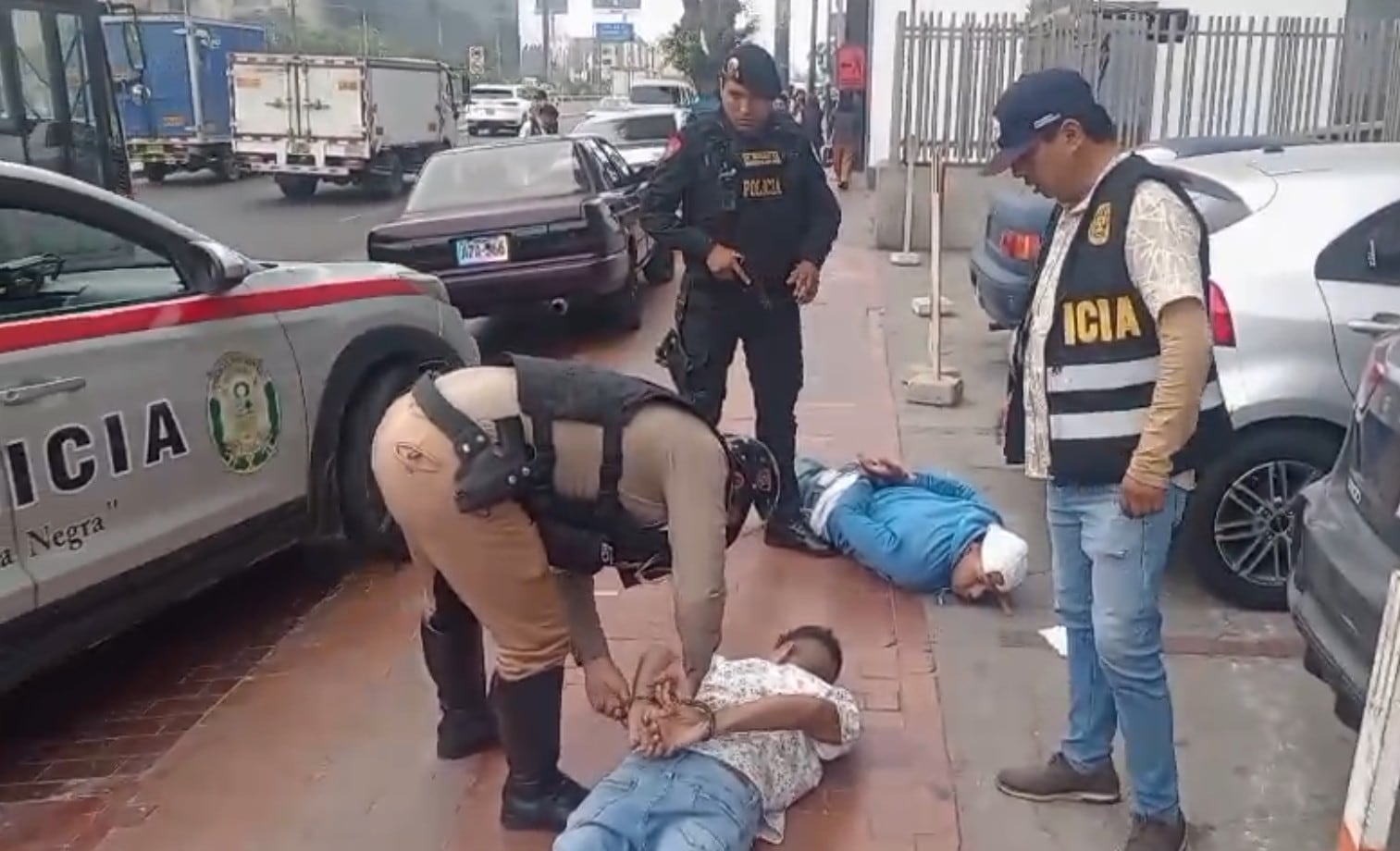 “Los Rápidos de la Cultura” extorsionaban a colectiveros informales, que van del Callao a Ate, cuyo paradero estaba cerca de la estación La Cultura del Metro de Lima, en San Borja.