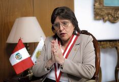 Policía retira seguridad a Delia Espinoza, mientras ella se aferra al cargo