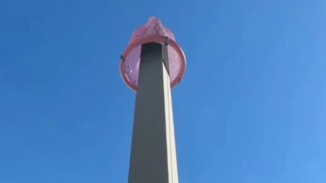 Le pusieron un preservativo al obelisco de Buenos Aires por el estreno de Sex Education en Netflix