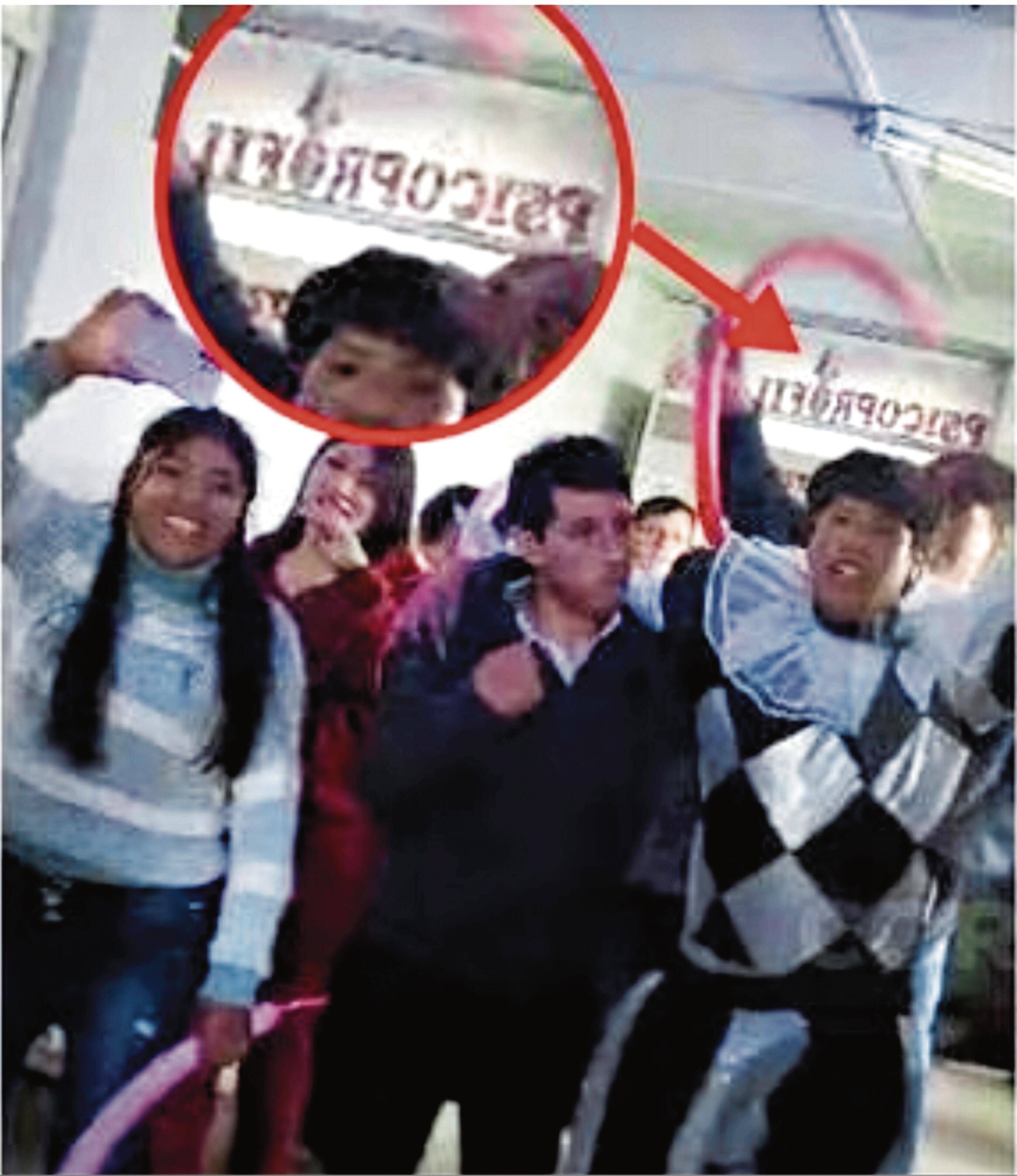 Bailaban con “trencito” en lugar de atender pacientes