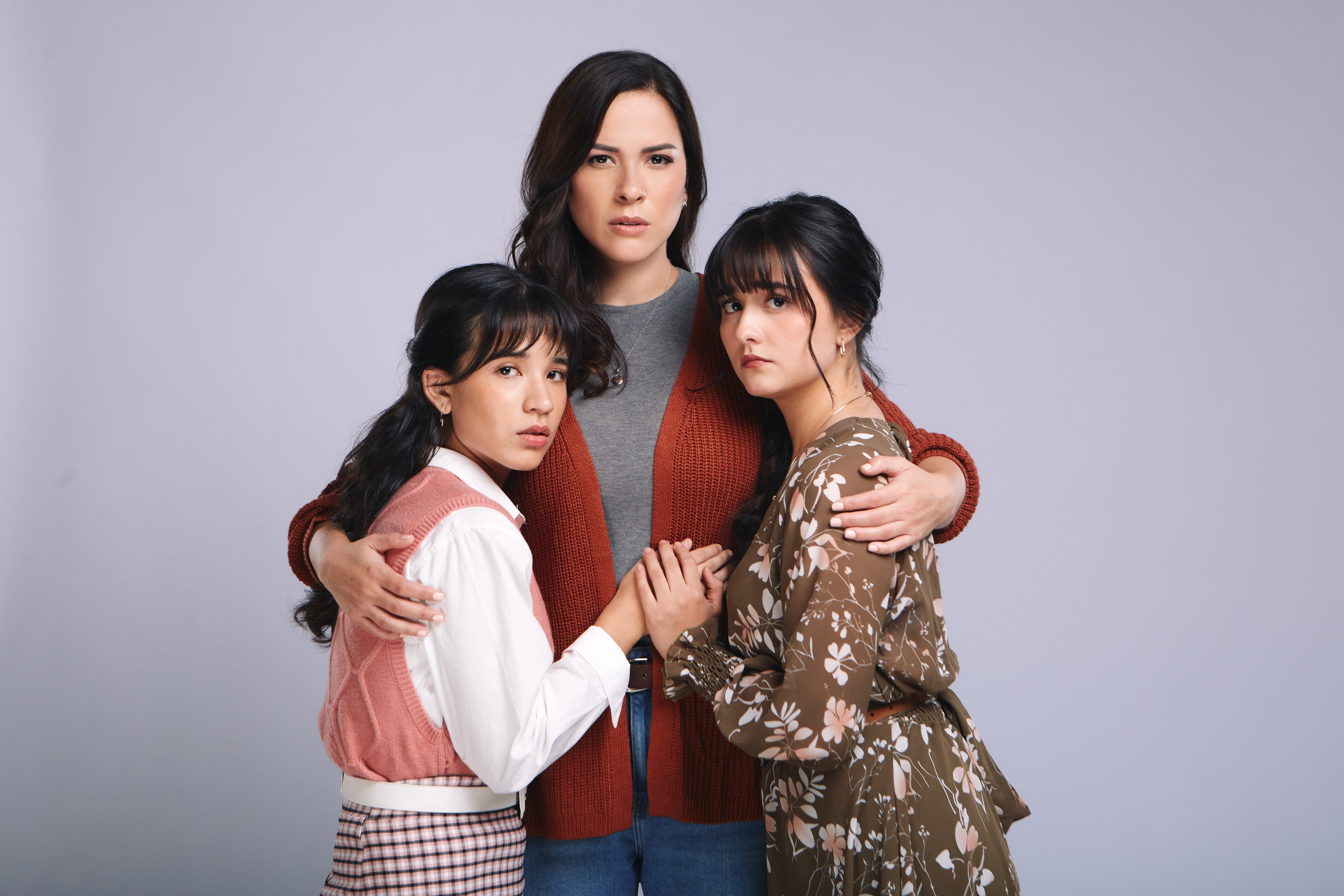 Aquí en su papel de Mariana, que busca recuperar el amor de sus hijas, en la novela "La vida que me robaste".