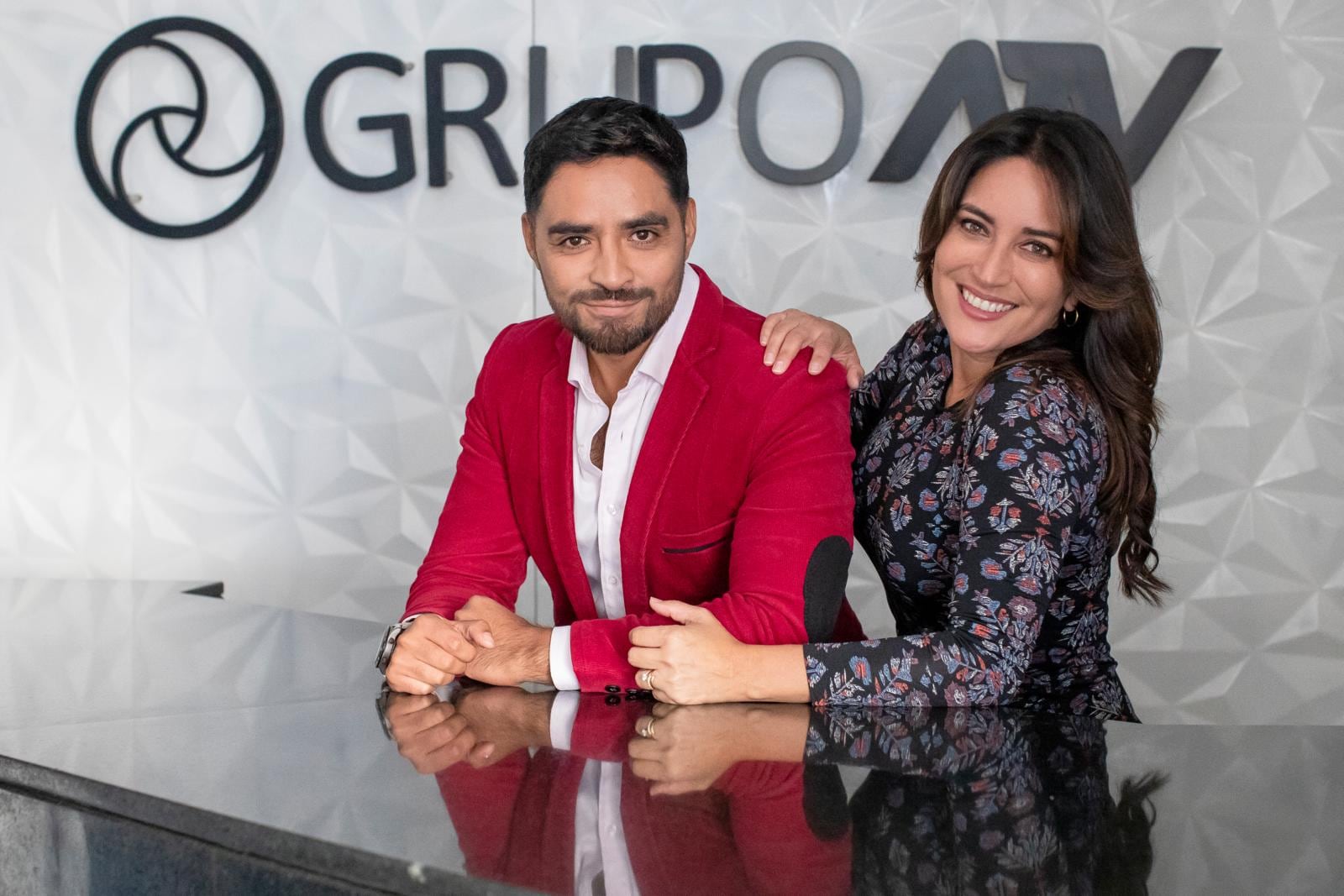 Mari Calixtro y Julio Fernández refrescan las mañanas con un programa ameno e informativo. Foto: Julio Reaño / GEC