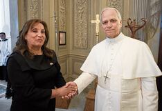 Dina Boluarte se dio el gusto de viajar y tomarse foto con el papa León XIV
