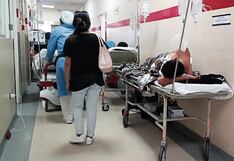 Presuntos barristas atacan con machetes a dos ingenieros en la Plaza de Armas de Arequipa