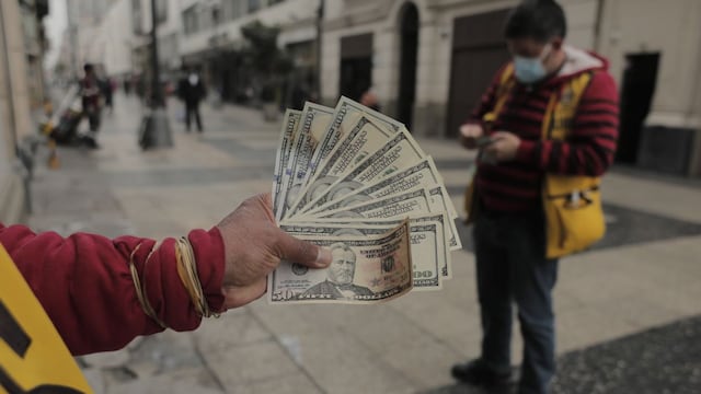 Dólar en Perú cierra en S/ 4.00 este lunes 24 de octubre
