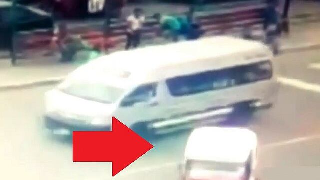 ​Mototaxi atropella a mujer policía en Ventanilla y ¡ocurre lo peor! (VIDEO)