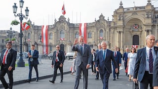 Rey de España camina por Lima y se reúne con Keiko Fujimori, mismo presidenta, en Cancillería