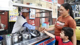 Alza de precio de insumos preocupa a emolienteros, pese a ello la “yapa” no desaparece