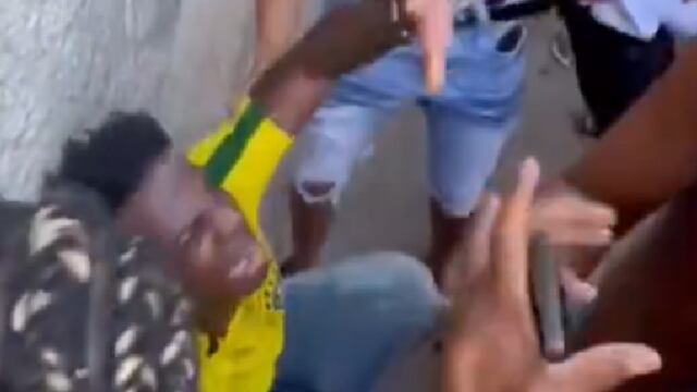 Sujetos de una favela de Brasil ‘secuestran’ a IShowSpeed EN VIVO y lo hacen llorrar | VIDEO