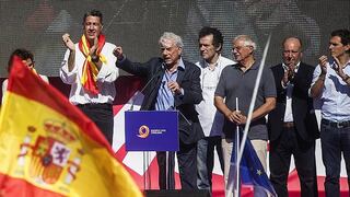 Mario Vargas Llosa: llama golpistas a independentistas y no condena represión 