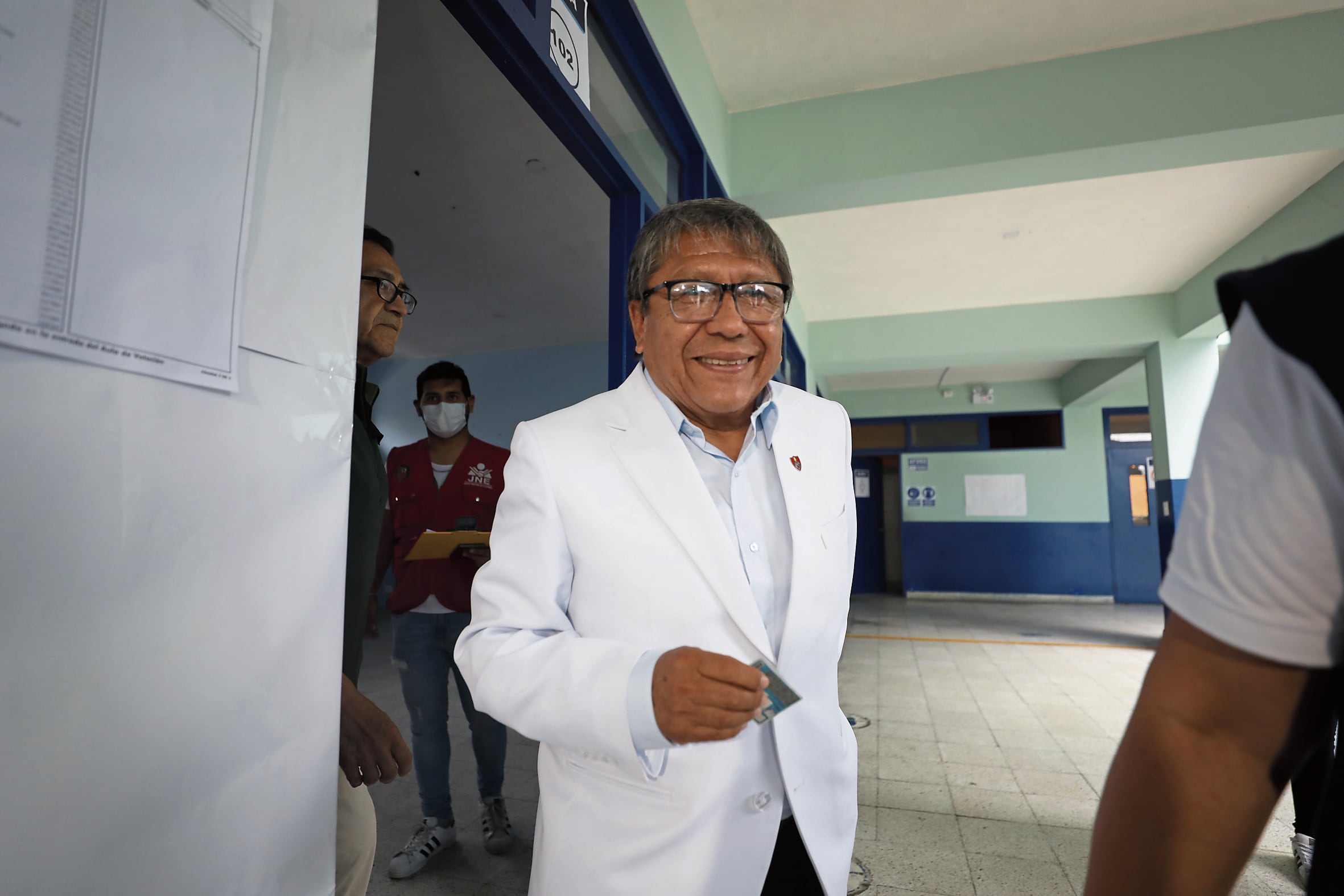 El doctor Ciro Castillo-Rojo Salas tiene una orden de captura por presuntamente liderar una red criminal.
Fotos: Julio Reaño/@Photo.gec