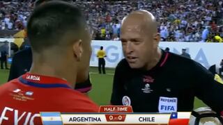 ​Alexis Sánchez: árbitro ‘troleó’ al chileno por su forma de hablar [VIDEO]