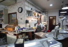 Camarera halla un pedazo de dedo humano envuelto en una servilleta cuando limpiaba las mesas (video)