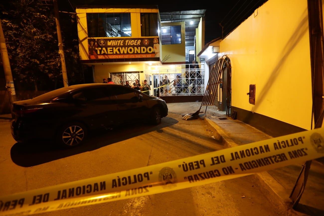 Detonan explosivo en casa de exalcalde de Comas, Miguel Saldaña. (Foto: GEC)