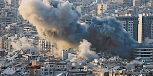 Este es un ataque aéreo israelí en Dahiyeh, en los suburbios del sur de Beirut, Líbano, donde las muertes de civiles también son cosa de cada día.