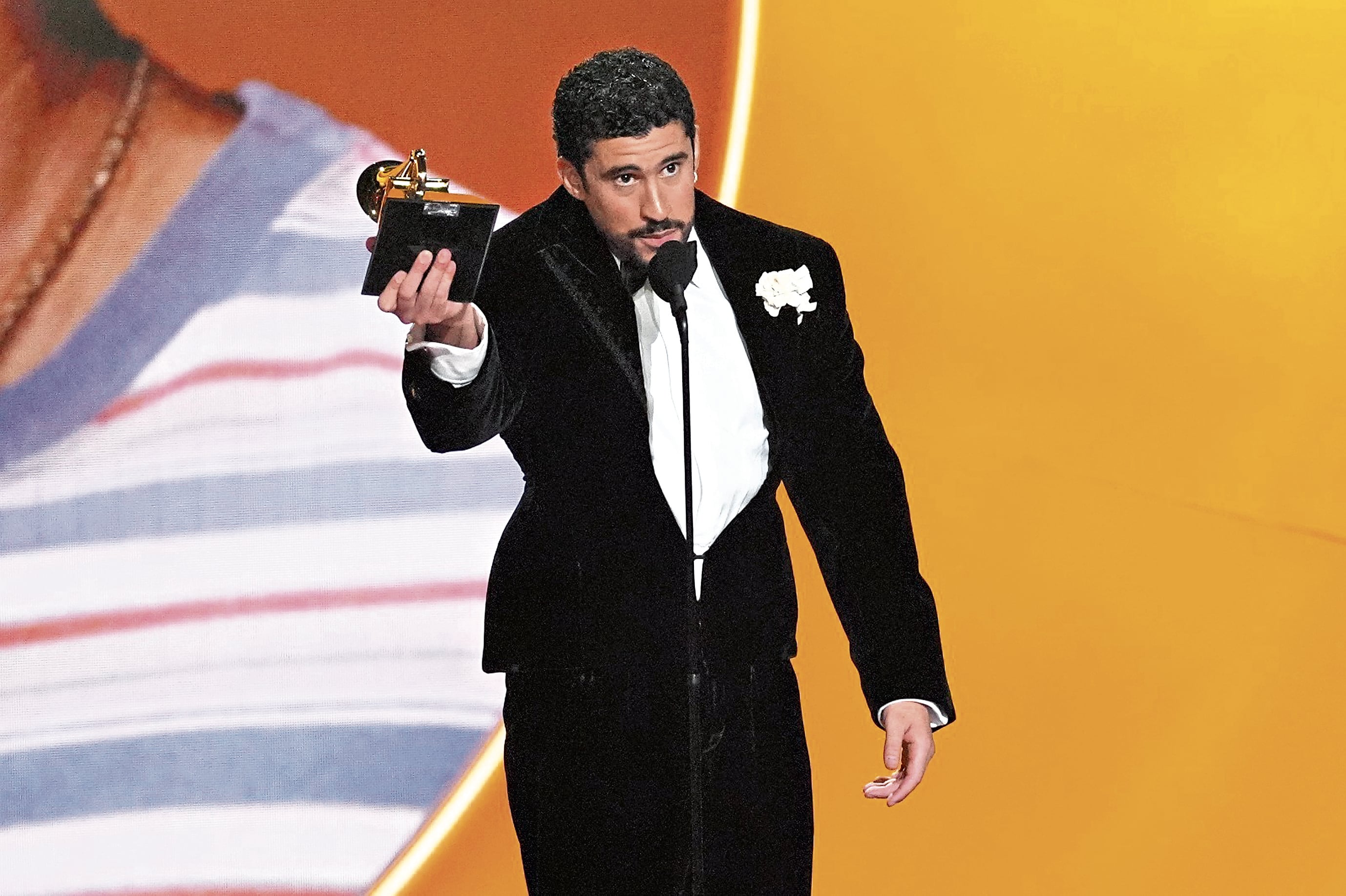 Bad Bunny sumó a más seguidores con su mensaje a favor de los migrantes y a la protesta pacífica.