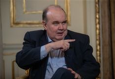 “Porky” usa carro del municipio en campaña