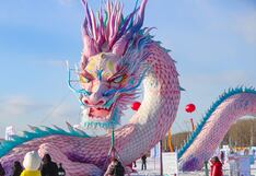 Dragón de 20 metros de alto y 40 metros de largo trae buenos augurios y fortuna