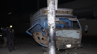 Camión choca contra un poste en La Victoria