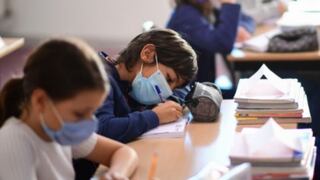 Más de 6 mil colegios en Perú están dictando clases semipresenciales en 21 regiones