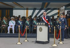 Gobierno bota de la Policía a 25 oficiales generales en mayor purga del último lustro