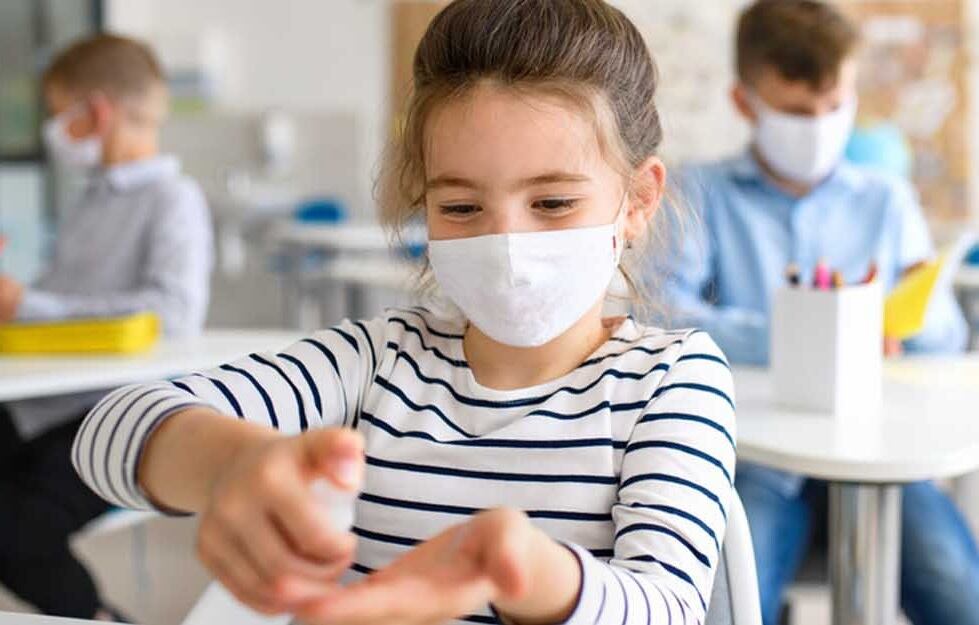 "Los padres tienen la obligación de explicar a sus hijos sobre la importancia de seguir cumpliendo con todas las medidas de bioseguridad establecidas por el Gobierno”, la epidemióloga Romy Mayta. (Foto: Difusión)