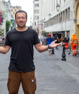 Julián Zucchi se reinventa. Asume nuevos retos profesionales devolviendo a los escenarios a icónicos artistas peruanos. (Foto: Mario Zapata)C